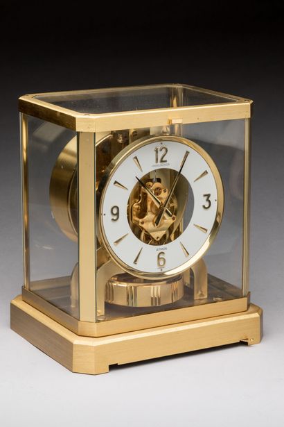null JAEGER LECOULTRE: Atmos clock in brass and glass, perpetual movement. N°315237....