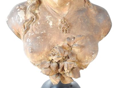 null Émile André BOISSEAU (1842-1923) : Buste de jeune femme en terre cuite patinée....