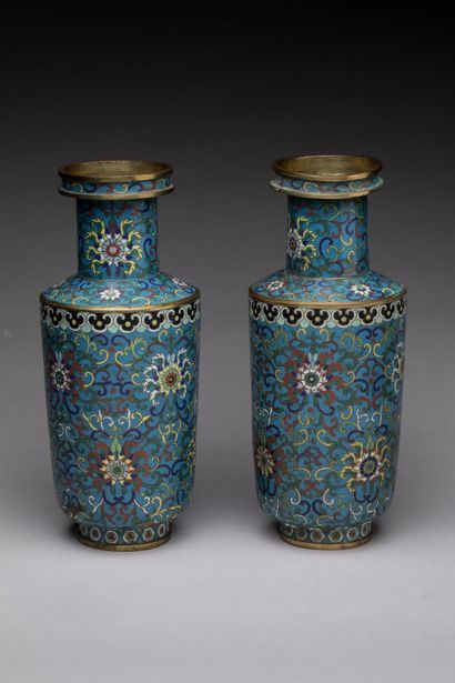 null CHINA - end of the 19th century: Pair of bronze and cloisonné vases decorated...