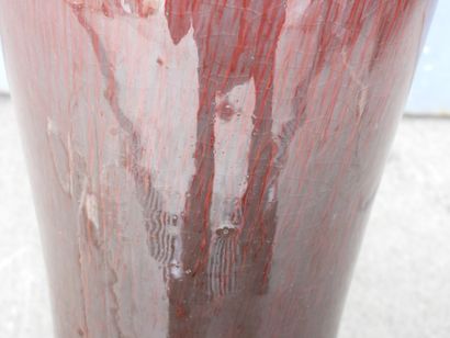 null CHINE : Vase monté en lampe en porcelaine émaillée dite "sang de boeuf", la...