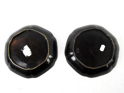 null CHINA: Pair of octagonal lacquered bowls, metal frame, black lacquered reverse....
