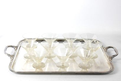 null LALIQUE FRANCE: 
Onze coupes à champagne modèle « Champigny » en verre blanc...