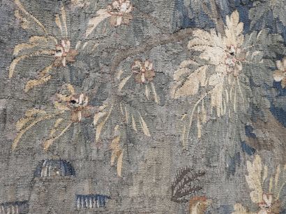 null AUBUSSON : Woolen tapestry "architectural greenery with waders on a castle background"....