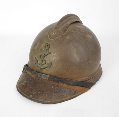 null INFANTERIE de MARINE. Casque Adrian modèle 1915 en acier peint en bleu horizon...