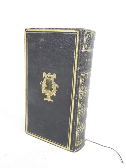 null The Works of Henry Mackenzie, Esq. Londres, 1822. Maroquin noir orné aux fers...