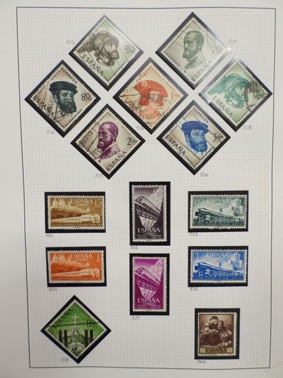 null ESPAGNE 1 classeur brun-jaune de timbres-poste non-oblitérés. Cote 468.75€