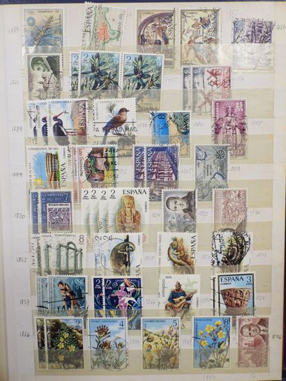 null ESPAGNE 1 classeur rouge de timbres-poste oblitérés. Cote 457.25€