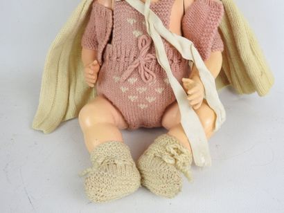 null SNF : Bather in celuloid with articulated body, fixed eyes. Woolen clothes....