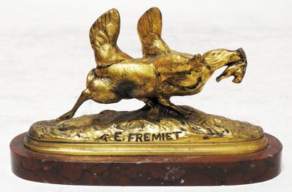 null Emmanuel FREMIET (1824-1910)
Bronze group representing two hens in race.
Proof...