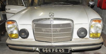 null MERCEDES BENZ
Sedan type 250 / 8
Date of first registration : 09/01/1970 - color...