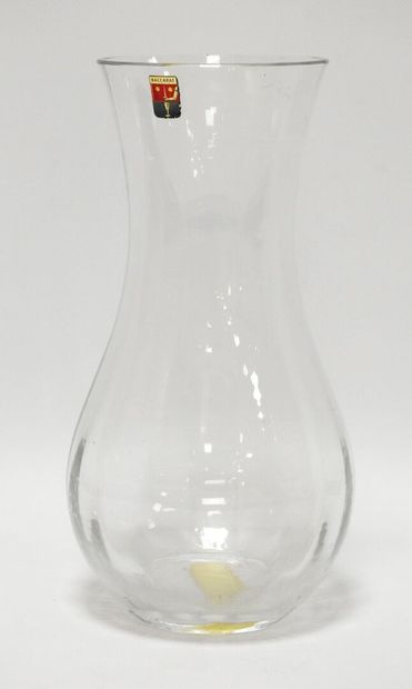 null BACCARAT
Crystal vase 
H.: 30,5 cm.
Original labels.
Wear
