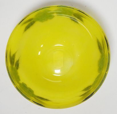 null Charles FOUCAULT known as CHAF (1880-1969)
Circular cup in yellow tinted glass...