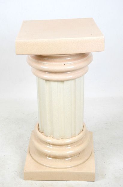 null COLUMN in pink crackle ceramic, the cream fluted shaft. H: 76 - W: 36 - D: 36...