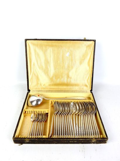 null ERCUIS: Silver-plated household set, 32 pieces (one ladle, twelve soup spoons,...