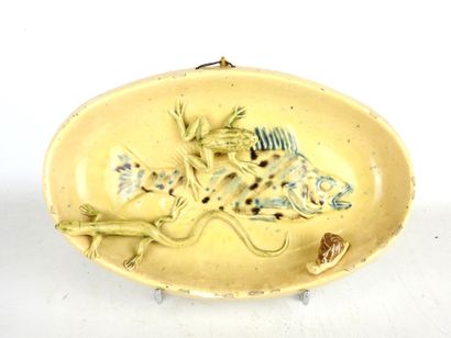 null Léon Antoine BRARD (1830-1902), in the taste of: Oval earthenware dish decorated...