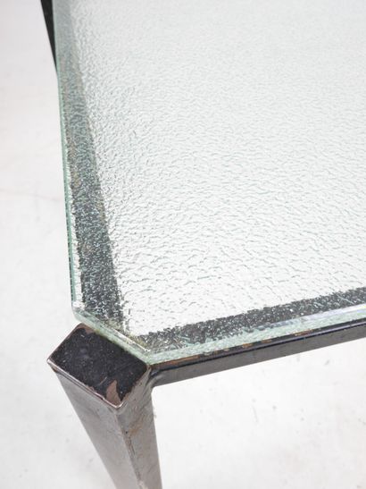 null LOW TABLE in black lacquered metal and Saint Gobain glass top. Circa 1960. H.:...
