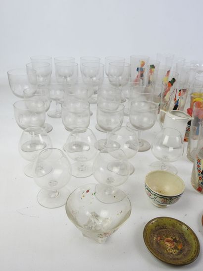 null LOT of GLASSES including : 
- 9 water glasses and 12 white wine glasses monogrammed...