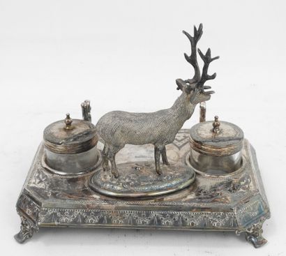 null Silver and silver-plated metal ENCRIER decorated with a stag. Two glass reservoirs....