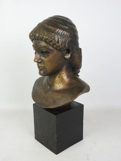 null BUST of Apollo from Piombino. Imitation bronze resin on wooden base. Reproduction...