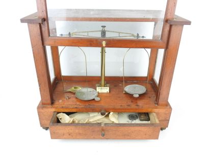 null SEEDERER - KOHLBAUSCH (New-York): Wood and glass display case with gilded brass...