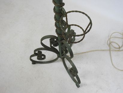 null LAMPADAIRE in wrought iron and green-gilded lacquered metal, with two planters...