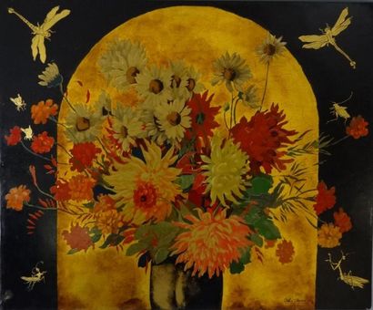 Alix AYMÉ (1894-1989) Bouquet de fleurs et insectes. Peinture en laque polychrome...