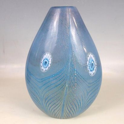 null Christian DIOR : Vase en verre en forme d'amande à décor plume de paon de murrines...