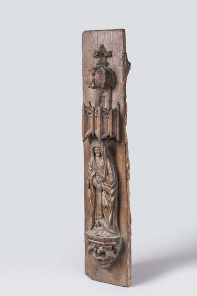 null ELEMENT D'APPLIQUE en bois naturel sculpté figurant la Vierge dans une niche...