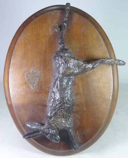 null Alfred DUBUCAND (1828-1894)

Trophée au lièvre.

Sujet en bronze à patine brune...