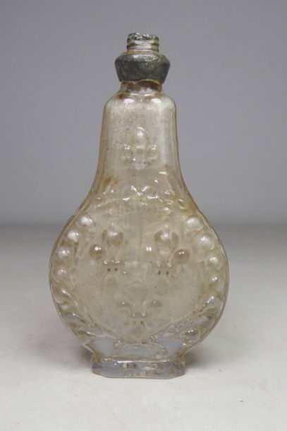null Bernard PERROT (1640-1709) - Orléans

Flacon à odeurs en verre soufflé moulé...