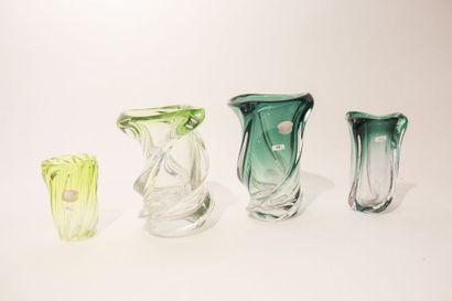 VAL-SAINT-LAMBERT Quatre vases contemporains, fin XXe, cristal incolore nuancé, trois...