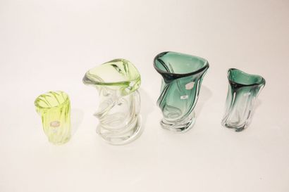 VAL-SAINT-LAMBERT Quatre vases contemporains, fin XXe, cristal incolore nuancé, trois...