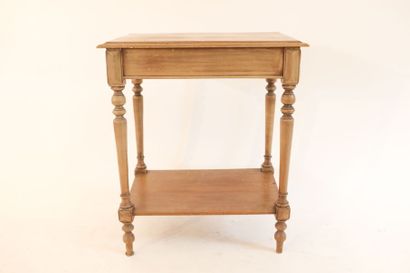 null Table d'appoint à plateau d'entretoise, circa 1900, bois, 77x65x44 cm [altérations...