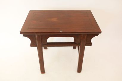 CHINE Table-console, XXe, bois laqué à patine d'usage, 73x87,5x56 cm [usures et ...