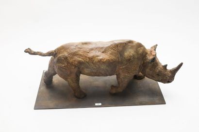 DE LAMINNE Juan DE LAMINNE Juan, "Rhinocéros", XXIe, épreuve en bronze à patine nuancée,...