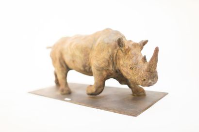 DE LAMINNE Juan DE LAMINNE Juan, "Rhinocéros", XXIe, épreuve en bronze à patine nuancée,...