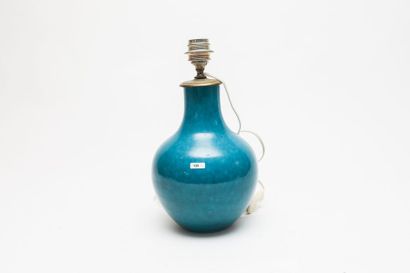 CHINE Vase tianqiuping monté en lampe, dynastie Qing / XIXe, porcelaine à couverte...