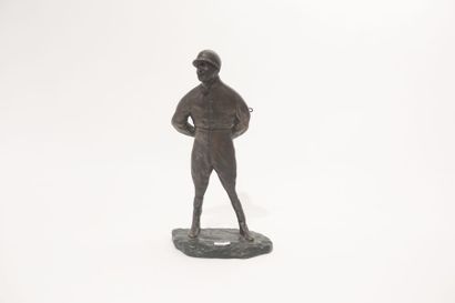 ECOLE FRANCAISE "Jockey", XXe, sujet en bronze patiné, marque de fondeur sur la terrasse,...