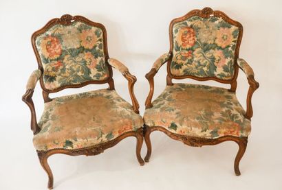 null Paire de fauteuils à la reine d'époque et de style Louis XV, mi-XVIIIe et XIXe,...
