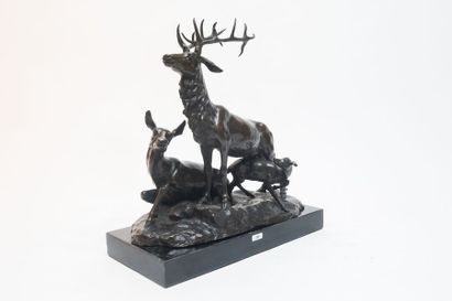 MENE Pierre-Jules (1810-1879) "Cerfs", début XXe, épreuve posthume en bronze à patine...