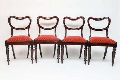 null Suite de quatre chaises Louis-Philippe, pieds antérieurs en balustre, XIXe,...