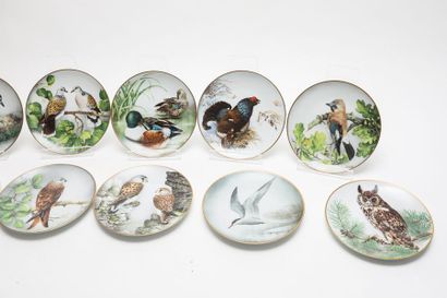 FRANKLIN PORCELAIN / HAVILAND - LIMOGES Suite de douze assiettes à décor ornithologique,...