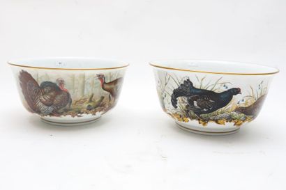 Franklin Porcelain Paire de saladiers à décor ornithologique ("The Game Bird Bowl"),...