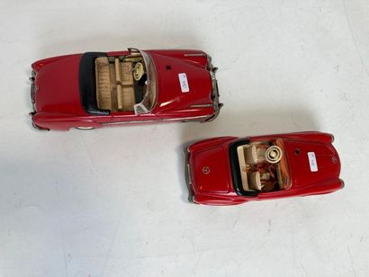 SCHUCO 2097 et 5720, deux cabriolets Mercedes-Benz en tôle, avec clef, l. 22 cm et...