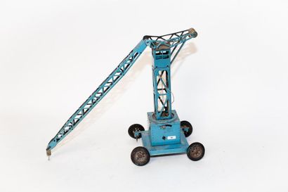 JOUSTRA Grue mobile en tôle, avec clef, h. 39 cm [altérations].