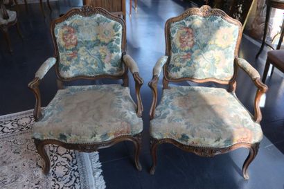 null Paire de fauteuils à la reine d'époque et de style Louis XV, mi-XVIIIe et XIXe,...