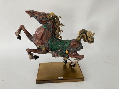 CHINE "Cheval cabré", dynastie Qing / circa 1900, sujet en grès de Shiwan vernissé,...