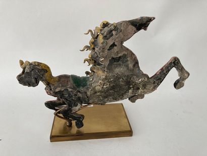 CHINE "Cheval cabré", dynastie Qing / circa 1900, sujet en grès de Shiwan vernissé,...