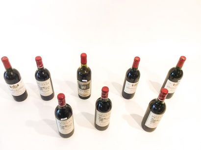 BORDEAUX Rouge, huit bouteilles :

- (HAUT-MÉDOC), Château Cambon La Pelouse, cru...