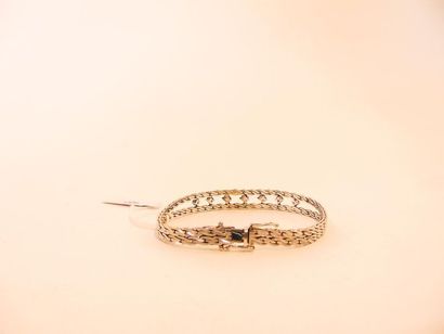 null Soft bracelet in 18 carat white gold set with sapphires, hallmarks, l. 18.5...